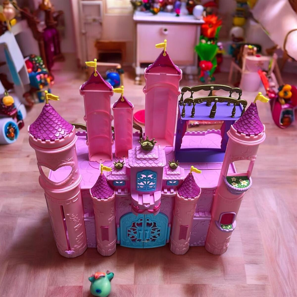 Sparkle Girlz – Mini-Schloss mit Cupcake-Puppe